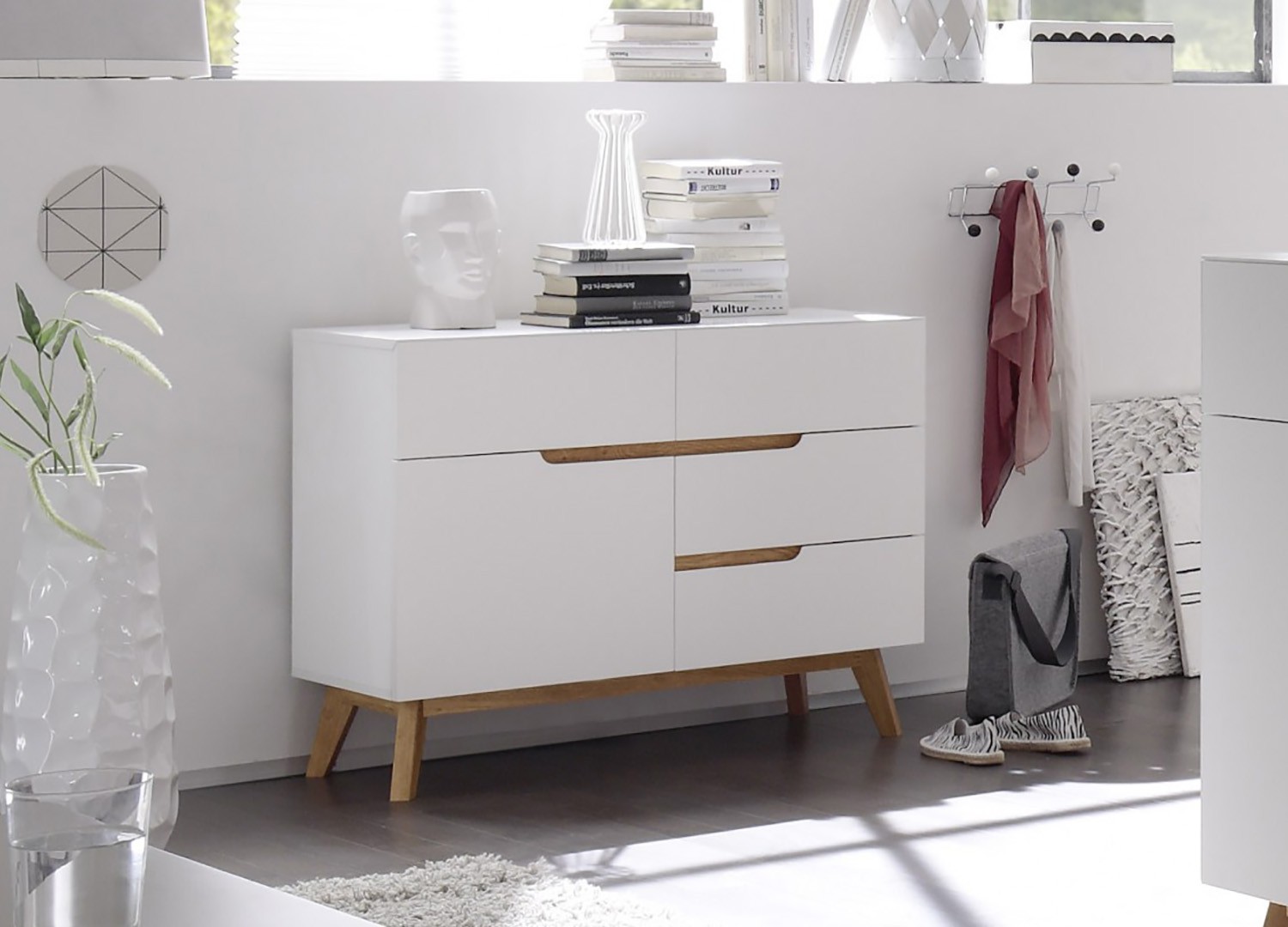 Commode scandinave blanc et bois