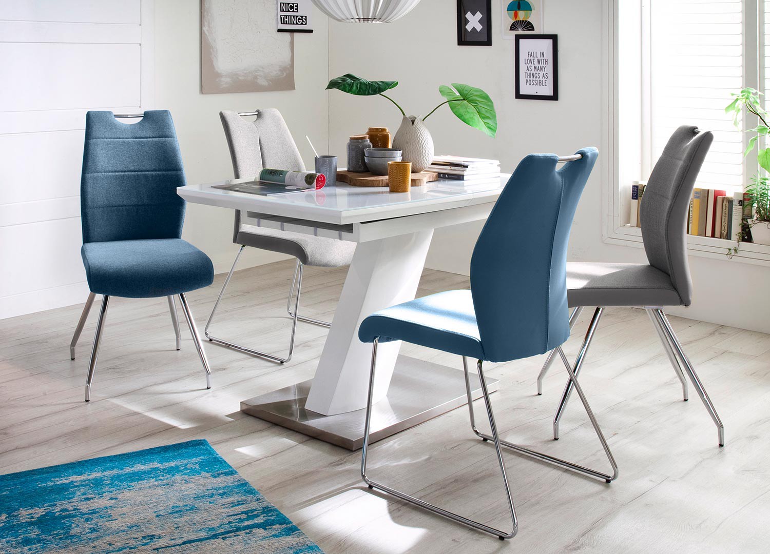 Table à manger laquée blanche et verre blanc 120 cm ou 140 cm extensible