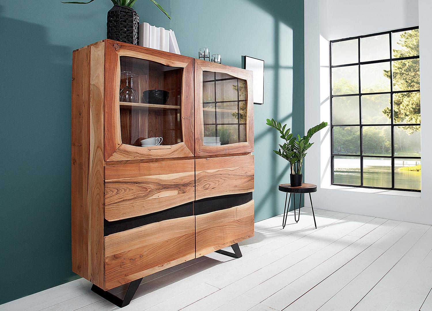 Buffet haut acacia massif et pieds métal noir