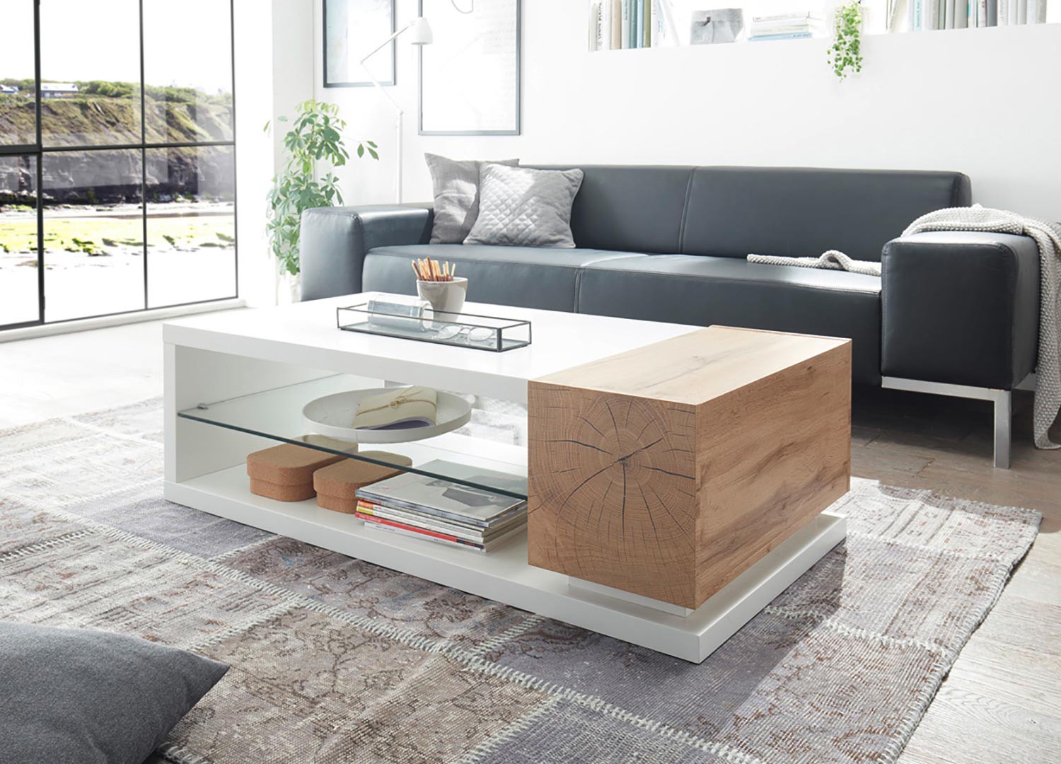 Table basse design 2 portes blanc laqué mat et chêne