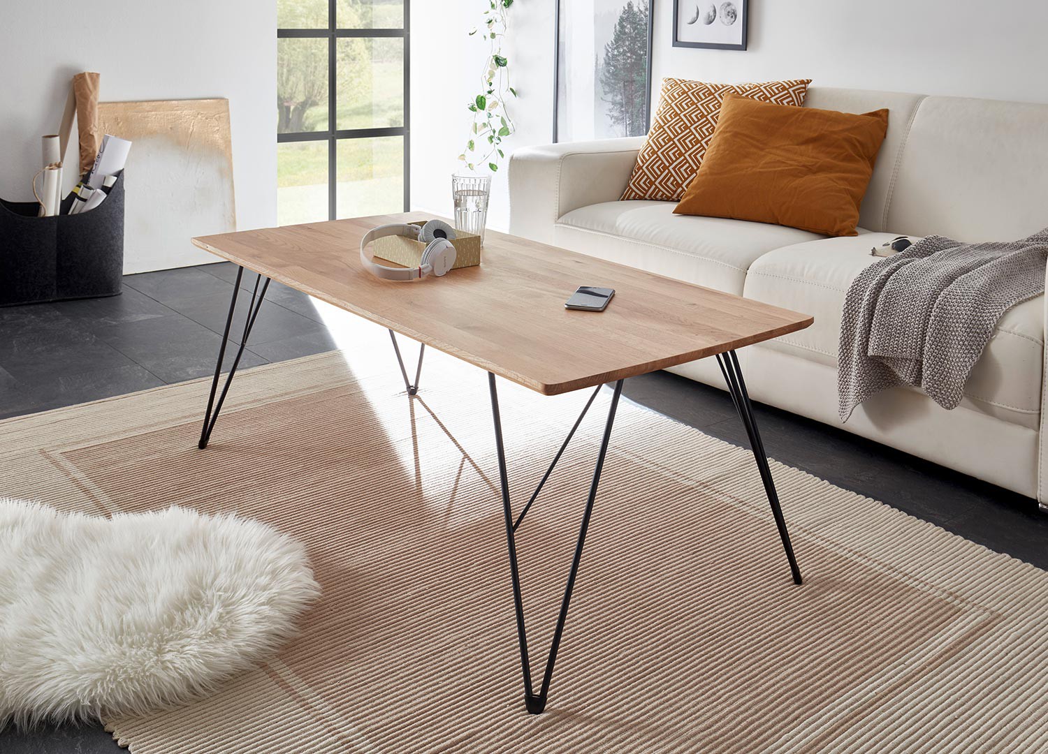 Table basse rectangulaire 120 cm chêne massif et pieds eiffel noir métal