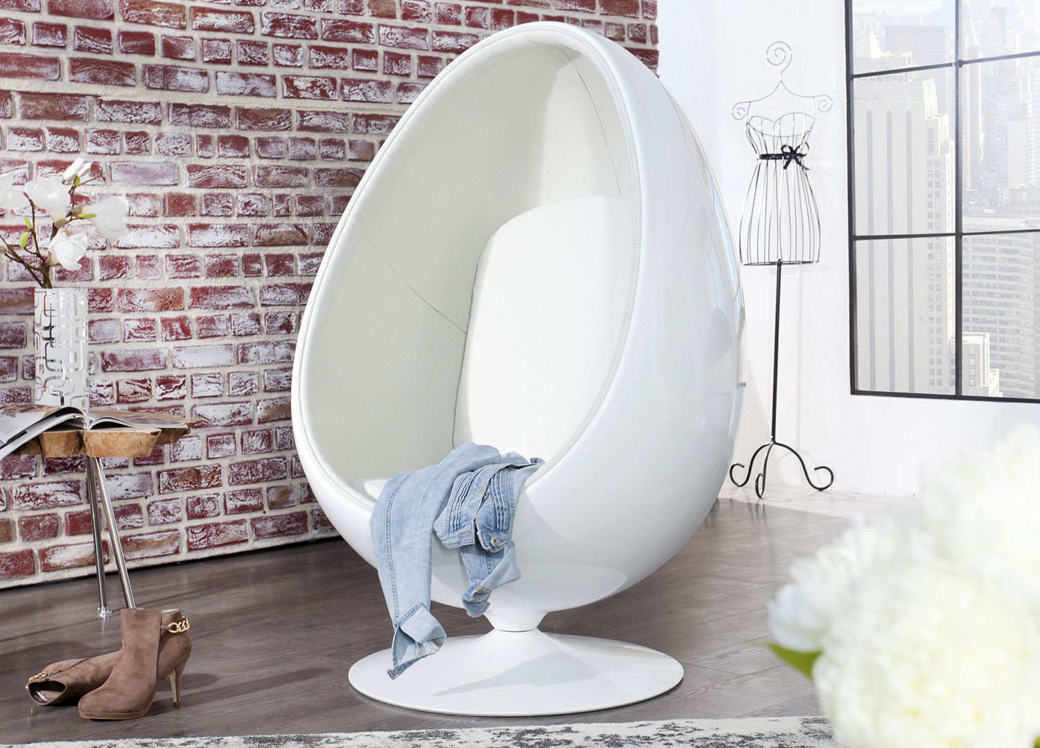 Fauteuil oeuf blanc pivotant avec coussin tissu