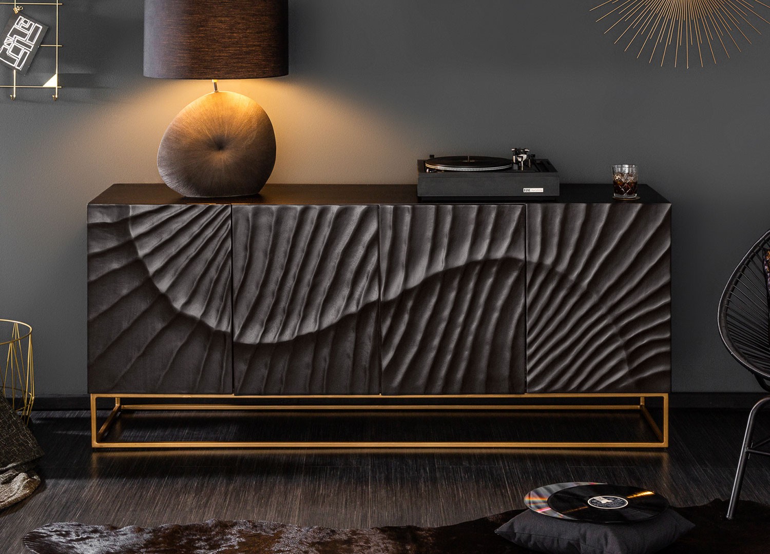 Buffet bois de manguier sculpture en 3D et pied métal doré 177 cm