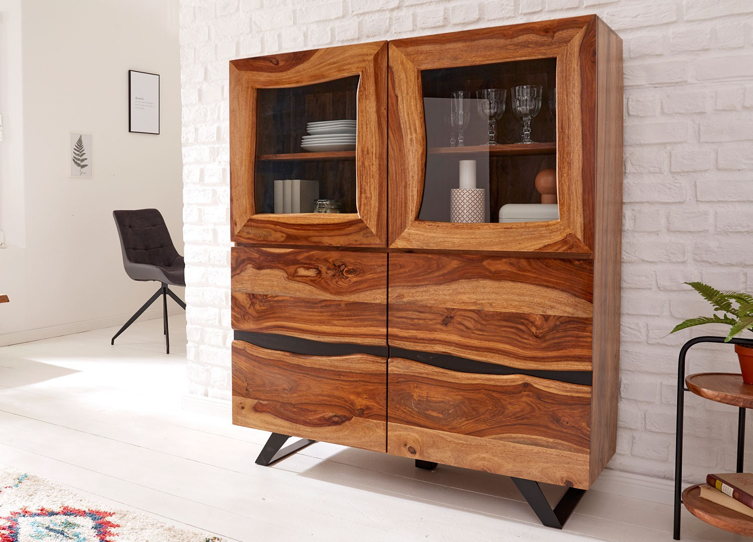 Meuble buffet cossu 135 cm en bois massif de sesham verni