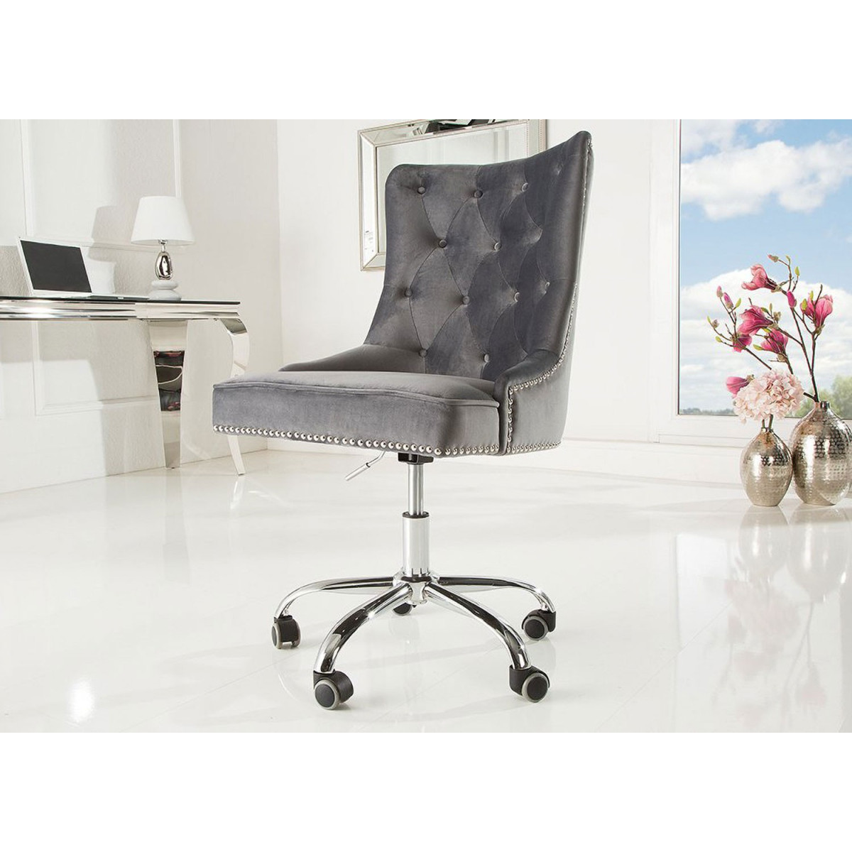 Siège de bureau en velours gris sur roulettes