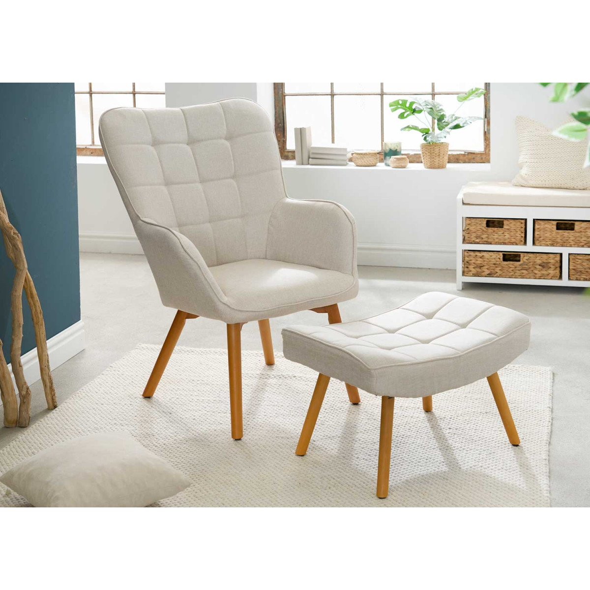 Fauteuil scandinave avec repose pieds beige