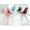 Chaises scandinave rose coque en pvc et pieds métal rose