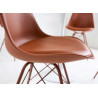 Chaises scandinave marron coque en pvc et pieds en métal