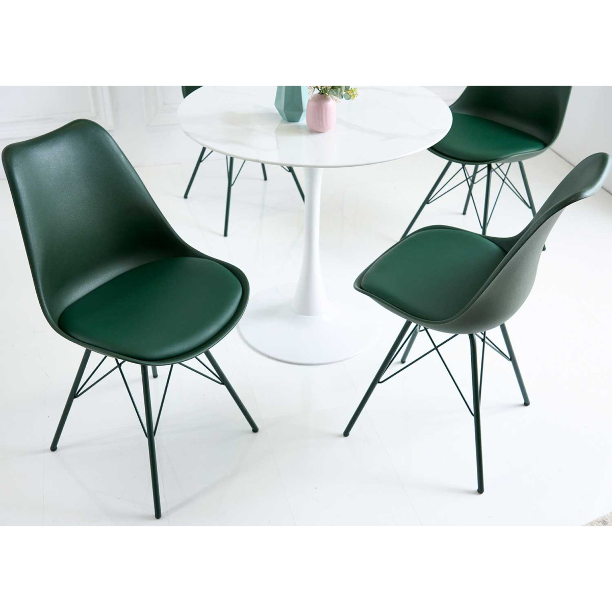 Chaise design DOGA, structure 4 pieds, assise plastique monobloc couleur -  Lot de 6 pièces.
