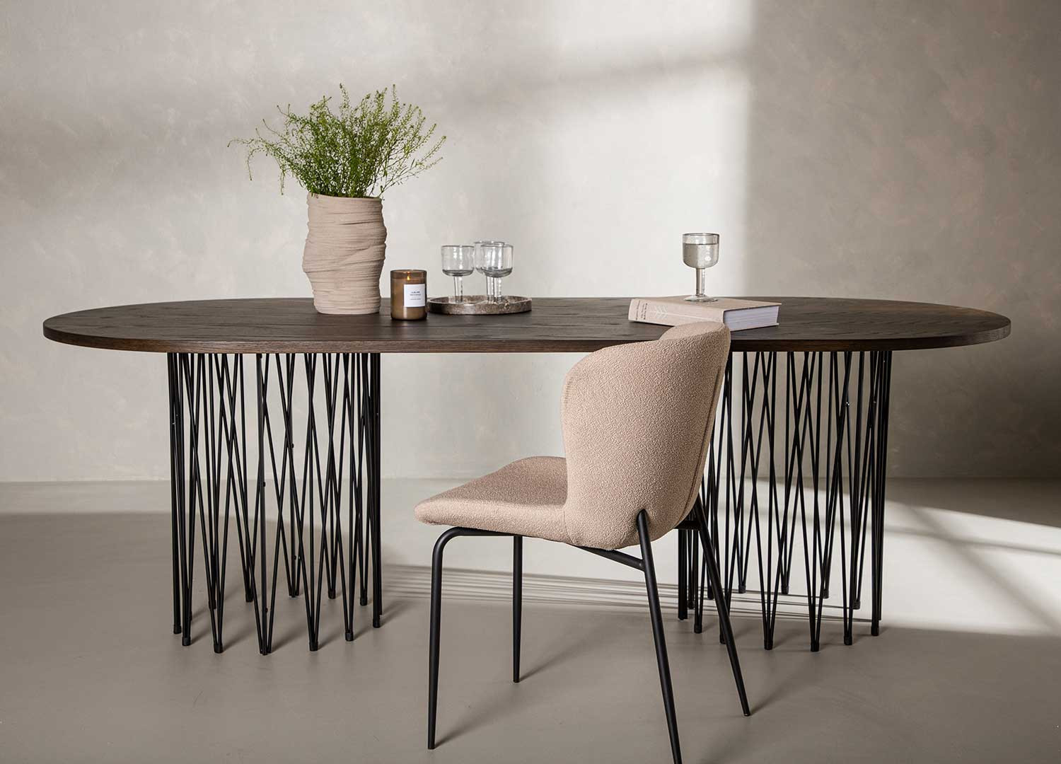 Table à manger ovale 220 cm bois foncé et métal noir - Cbc-Meubles