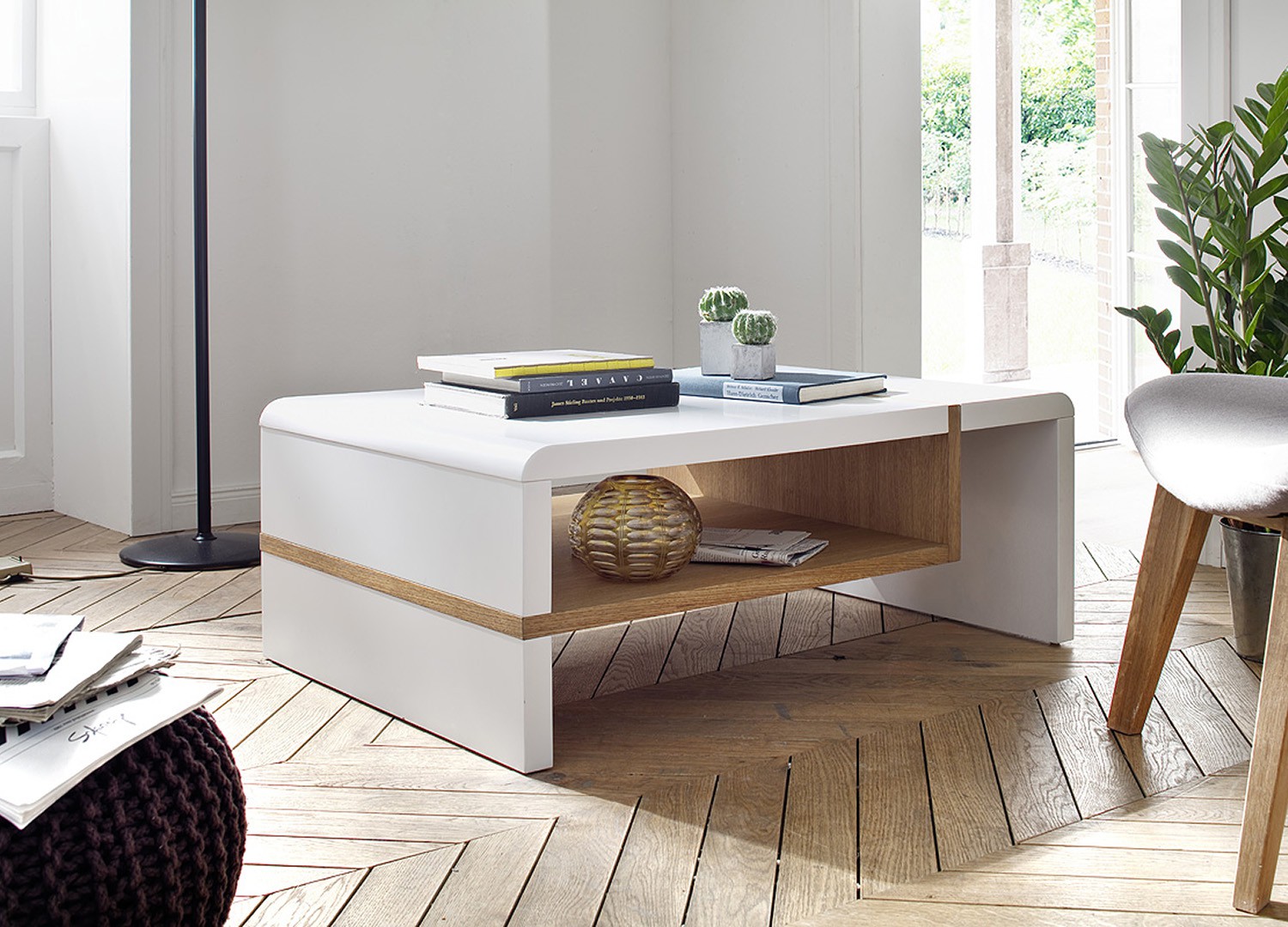 Table basse design blanc laqué mat et chêne massif