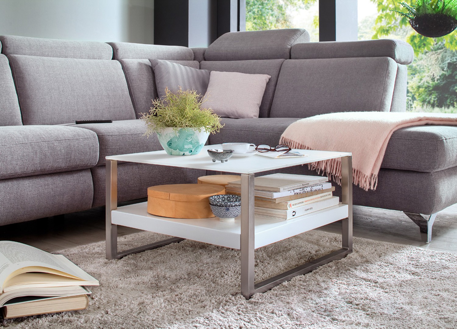 Table basse design blanche et verre blanc