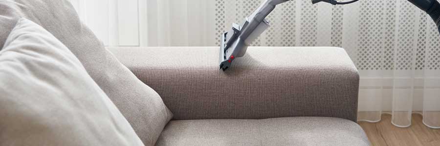 Comment nettoyer un canapé en tissu