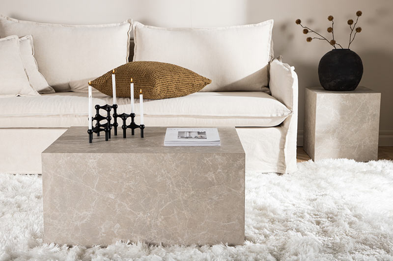 Table basse moderne beige effet marbre minimaliste