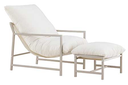 Détail du fauteuil avec repose pieds beige