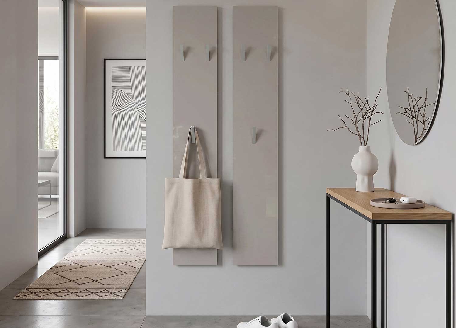 Porte-manteau mural ISA grège laqué avec 8 crochets gris dans une entrée contemporaine