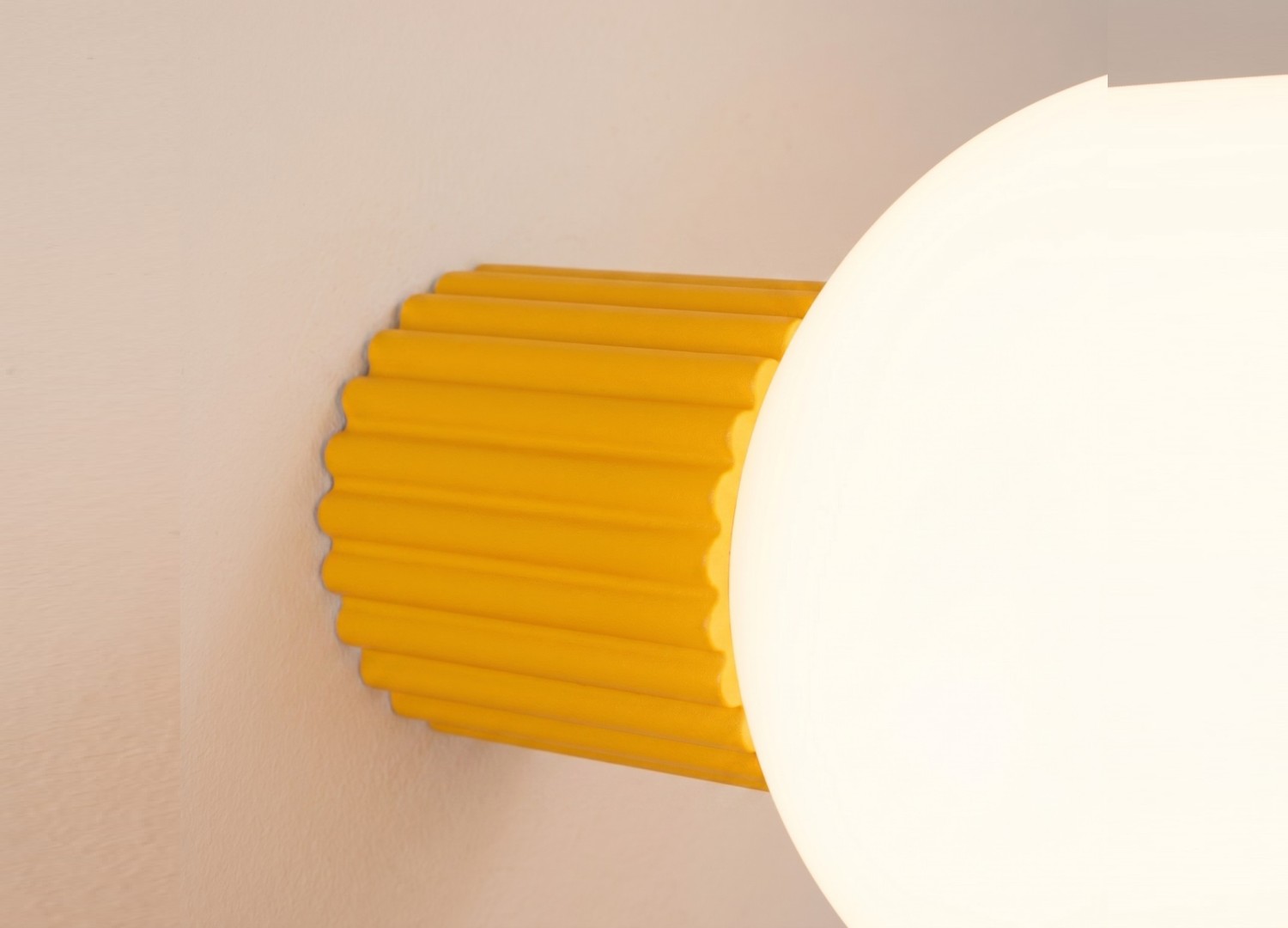 Applique murale HALO jaune IP44 – vue complémentaire 4