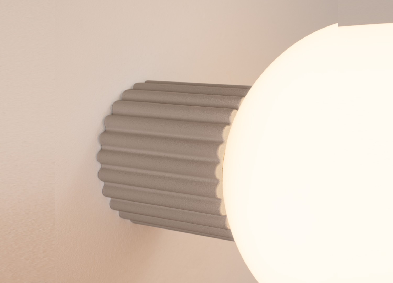 Applique murale HALO taupe IP44 – vue complémentaire 4