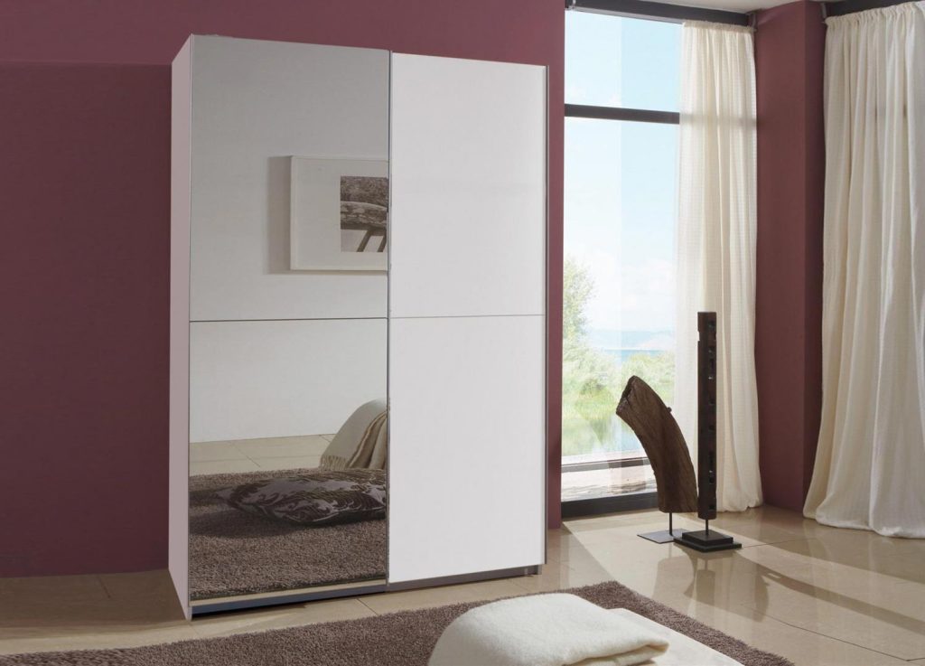 Armoire à portes coulissantes blanche 135 cm
