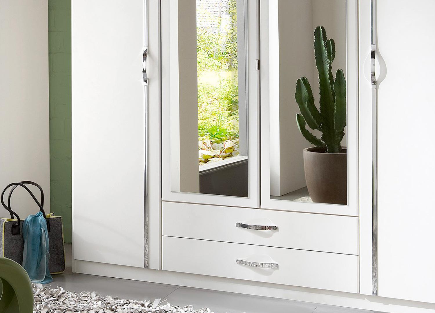 Armoire blanche 4 portes et 2 tiroirs 180 cm