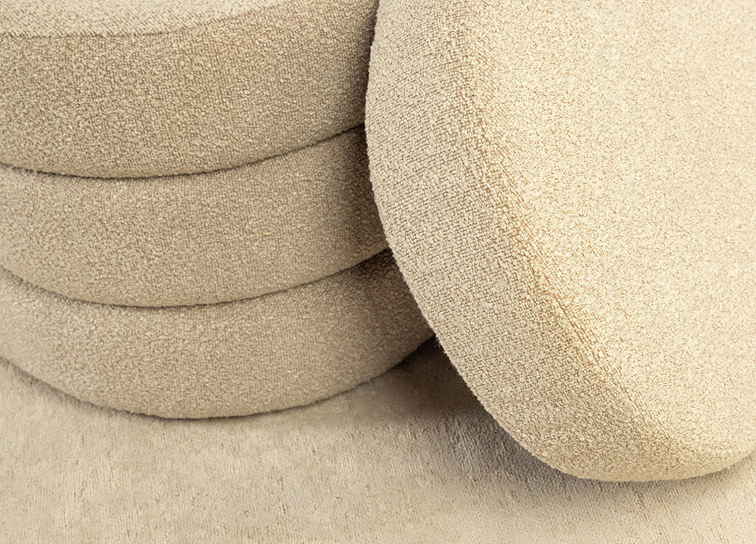 Banc coffre de rangement en tissu bouclé taupe Hope