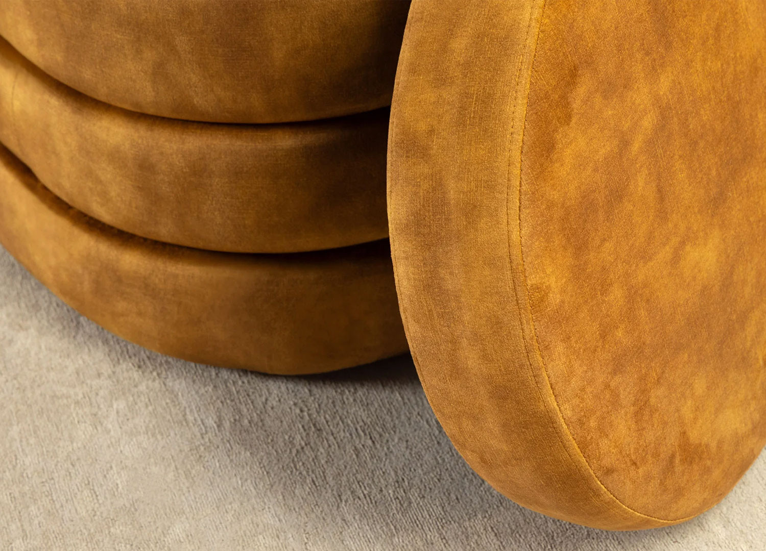 Banc coffre rangement velours jaune moutarde Hope