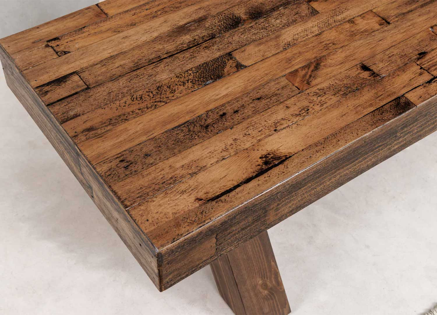 Banc de table en bois de pin Malaya