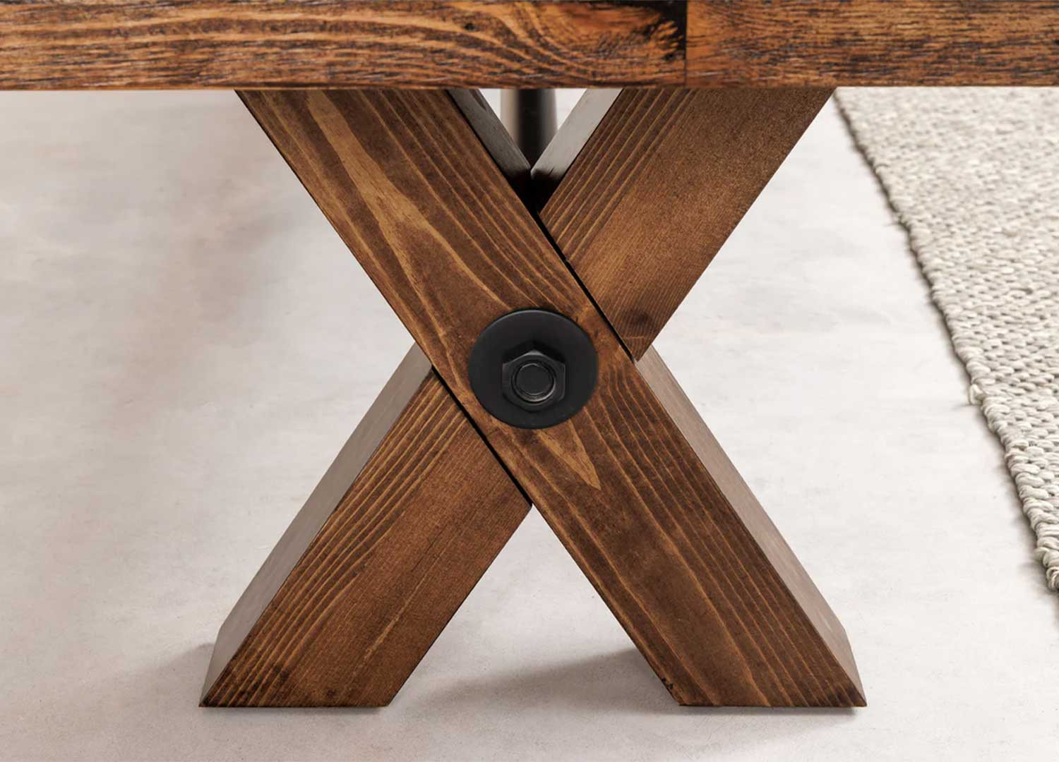 Banc de table en bois de pin Malaya