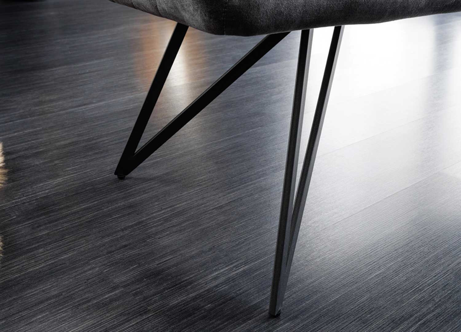 Banc design en velours gris foncé