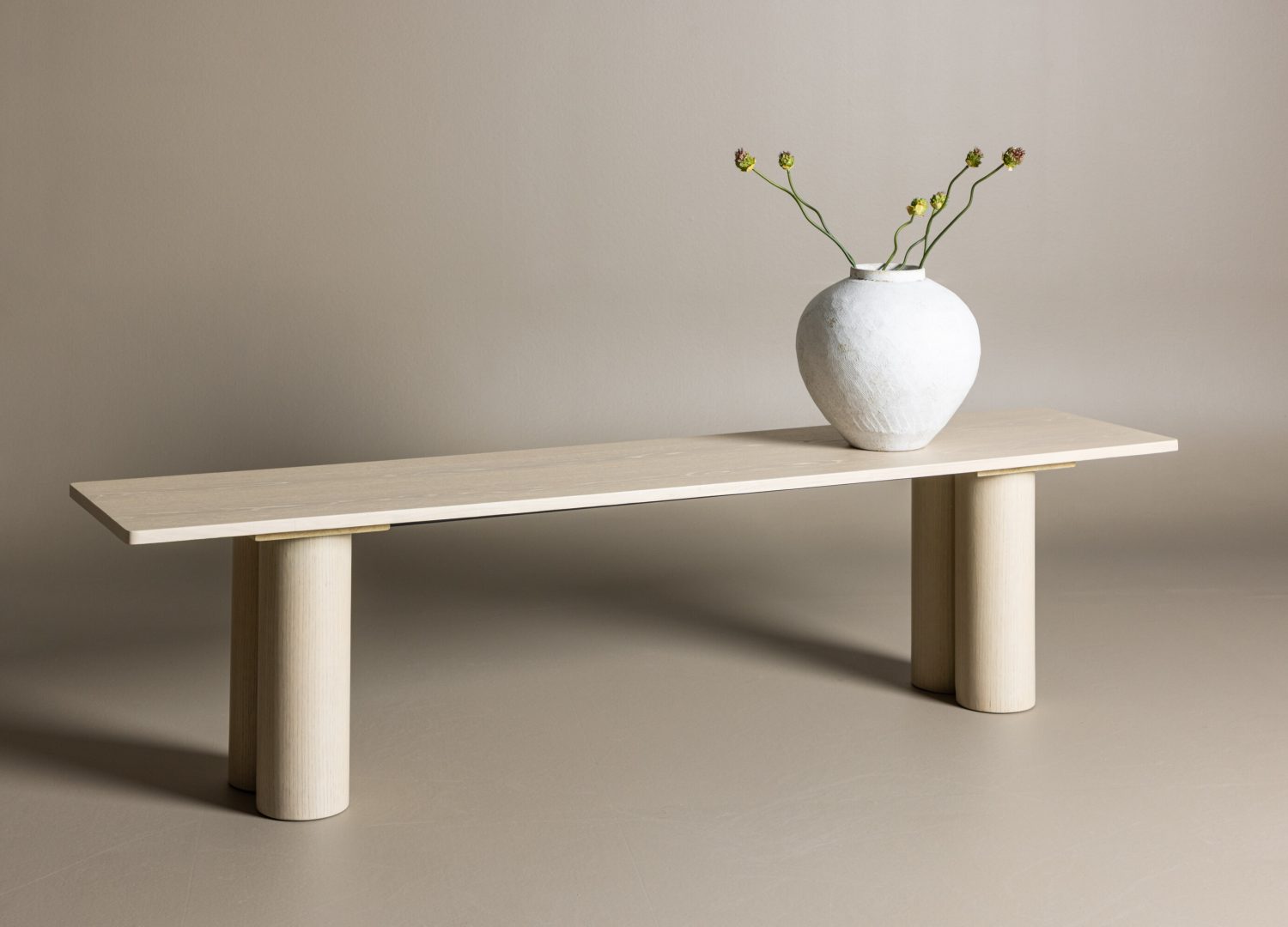 Banc de salle à manger Olivia MDF blanchi 180 cm mis en scène dans un intérieur