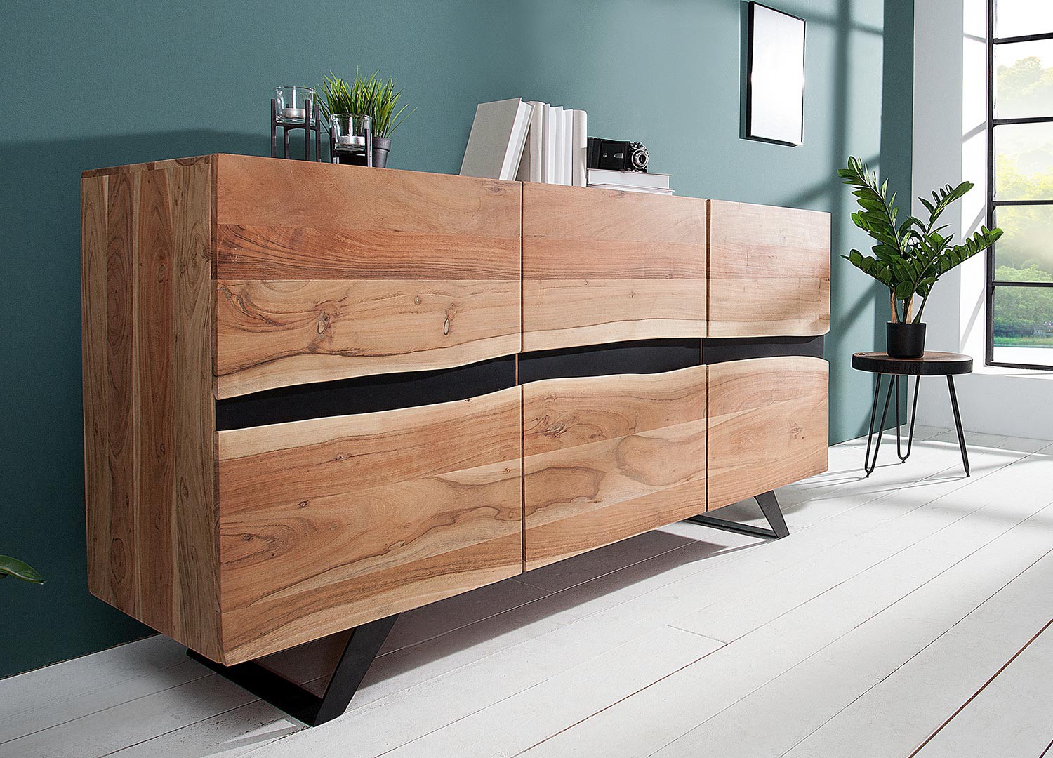 Buffet acacia massif et pieds métal 150 cm