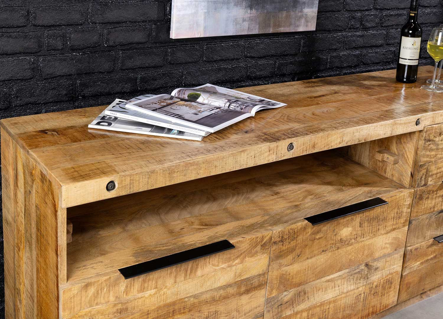 Buffet avec rangement à vin en bois de manguier Emery