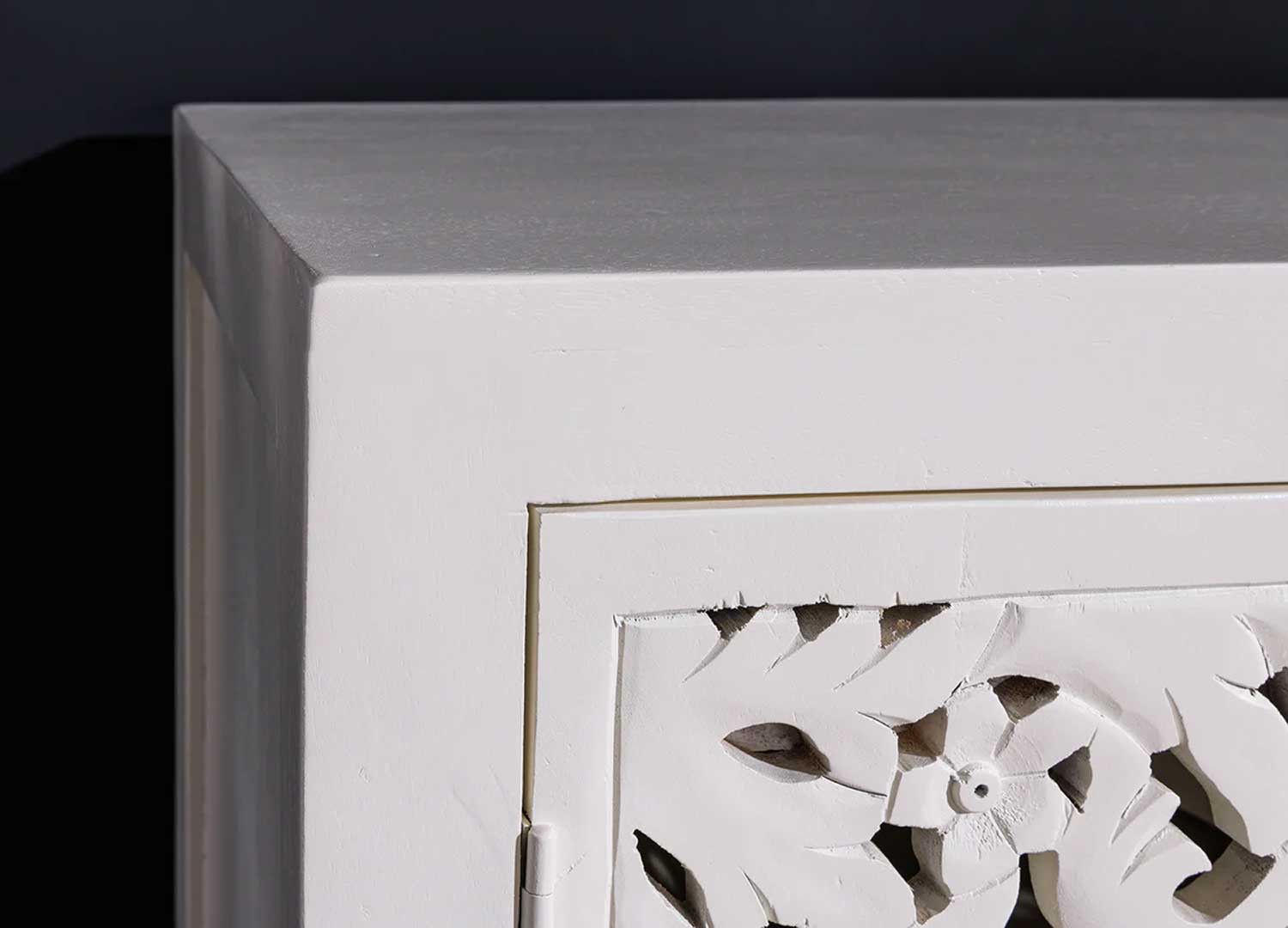 Buffet blanc en bois sculpté style oriental Azura
