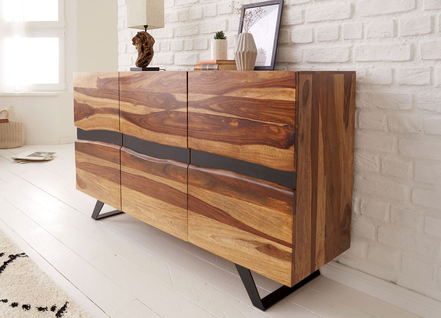 Buffet bois massif sesham et pieds métal 150 cm