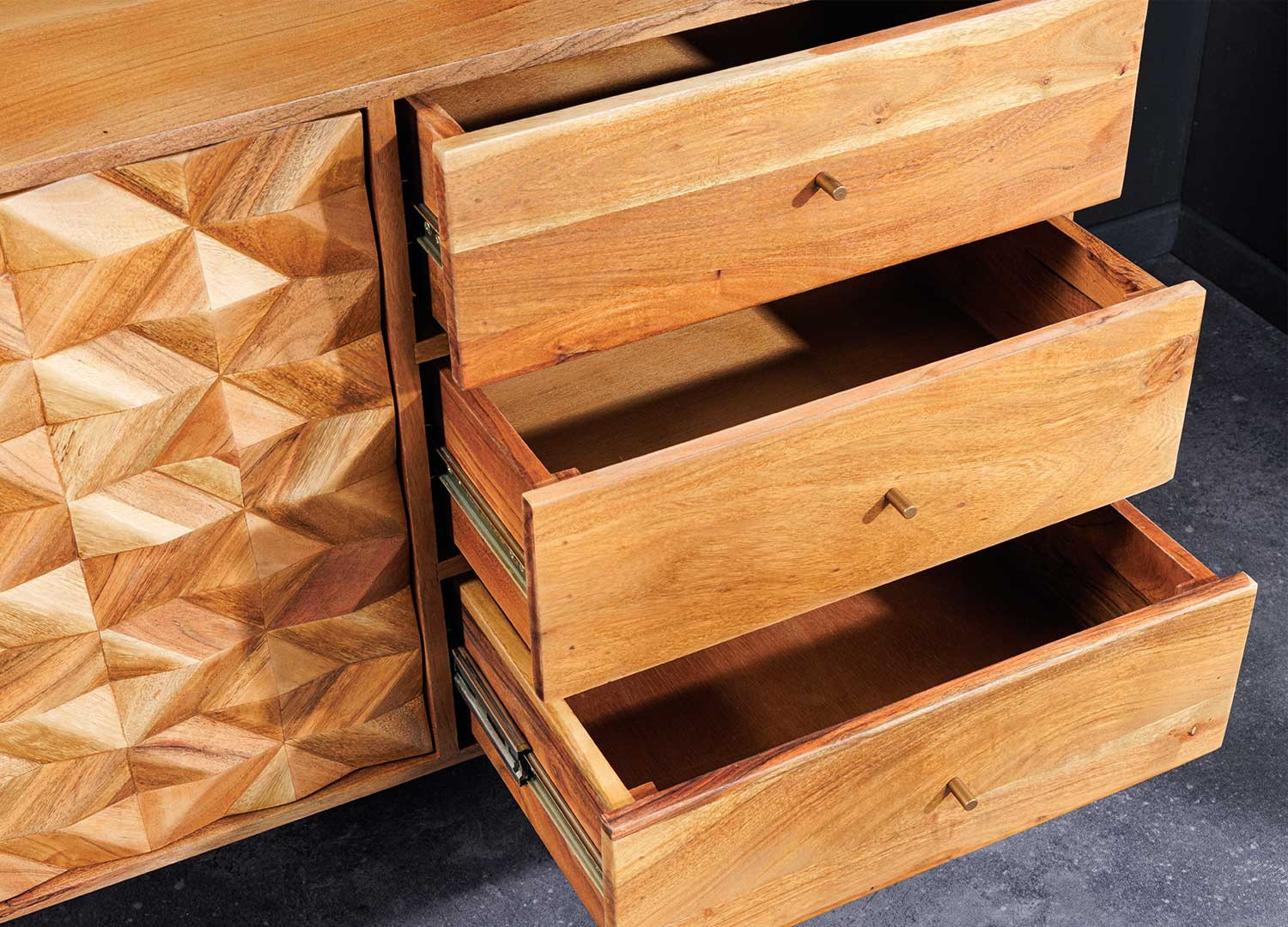 Buffet en acacia 2 portes et 3 tiroirs 145 cm Yuki