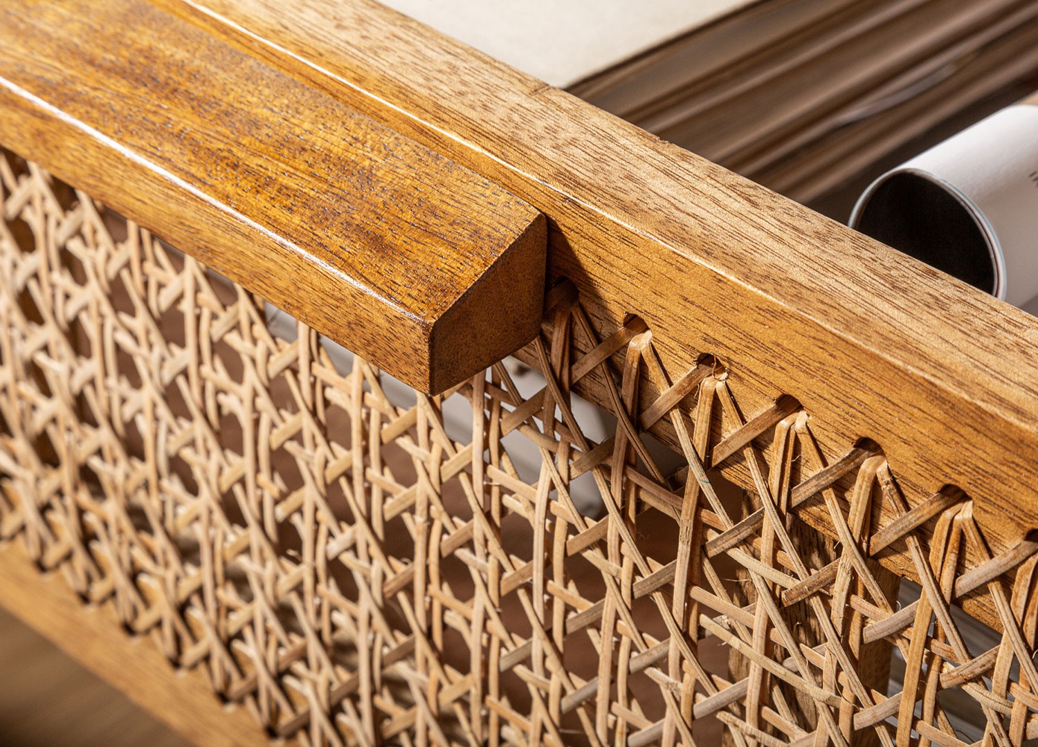 Buffet haut bois de manguier et bambou tressé