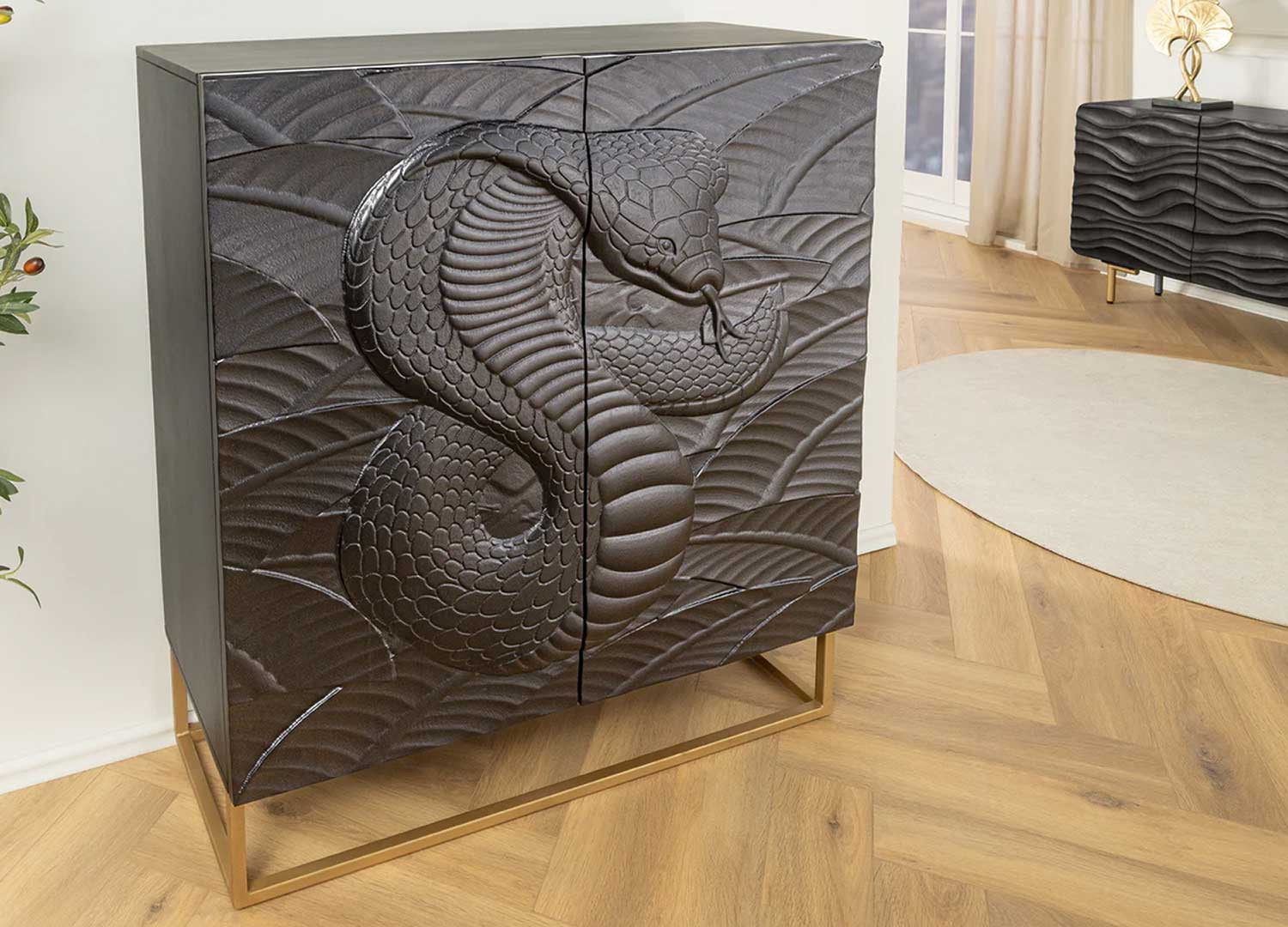 Buffet haut noir et doré en manguier serpent Snaky