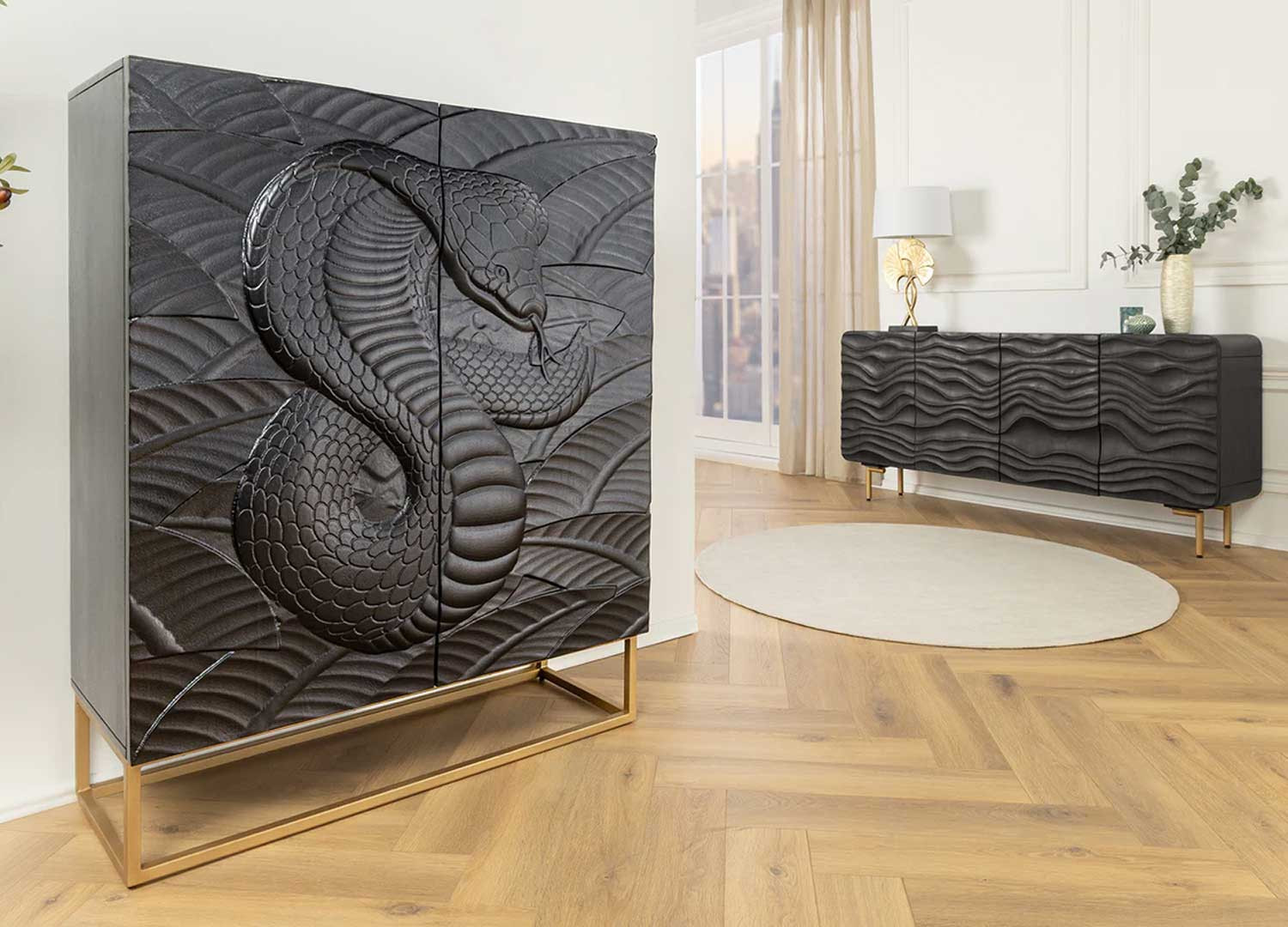 Buffet haut noir et doré en manguier serpent Snaky