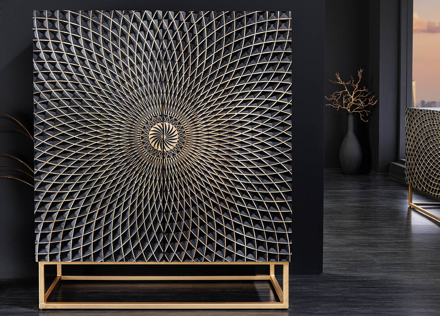 Buffet haut original en bois noir avec façades mandala 2 portes