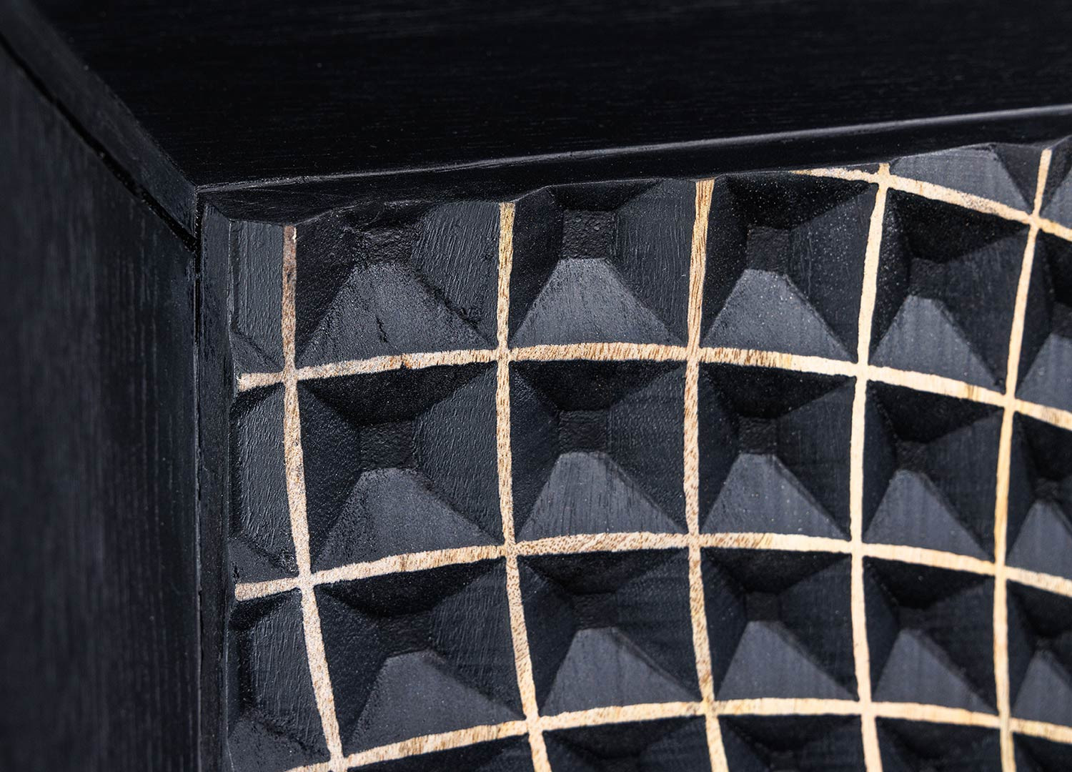 Buffet haut original en bois noir avec façades mandala 2 portes
