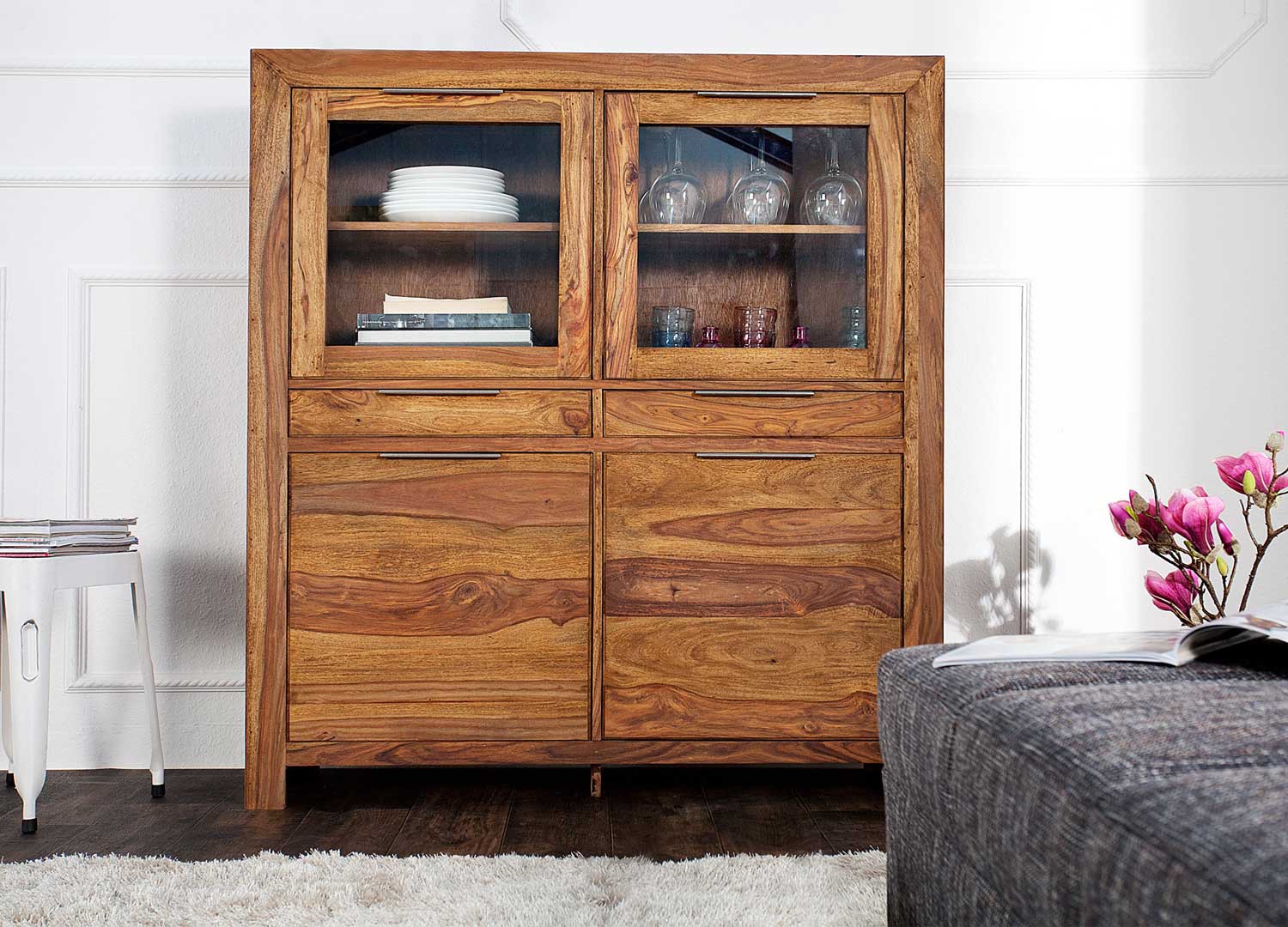 Buffet haut vitré en bois massif shesham 120 cm