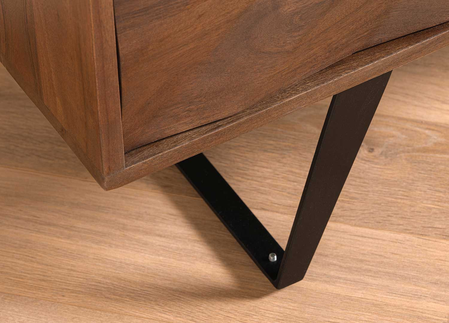 Buffet marron 4 portes 175 cm en acacia Nolan