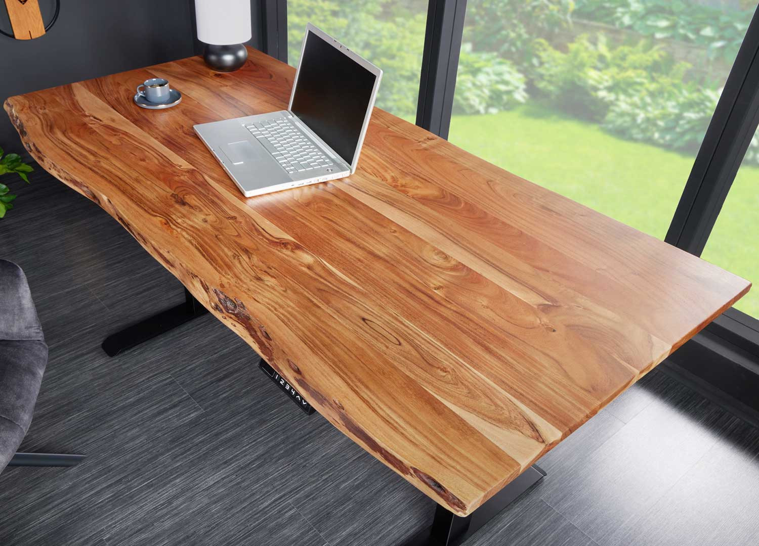Bureau 160 cm assis debout acacia massif et métal noir