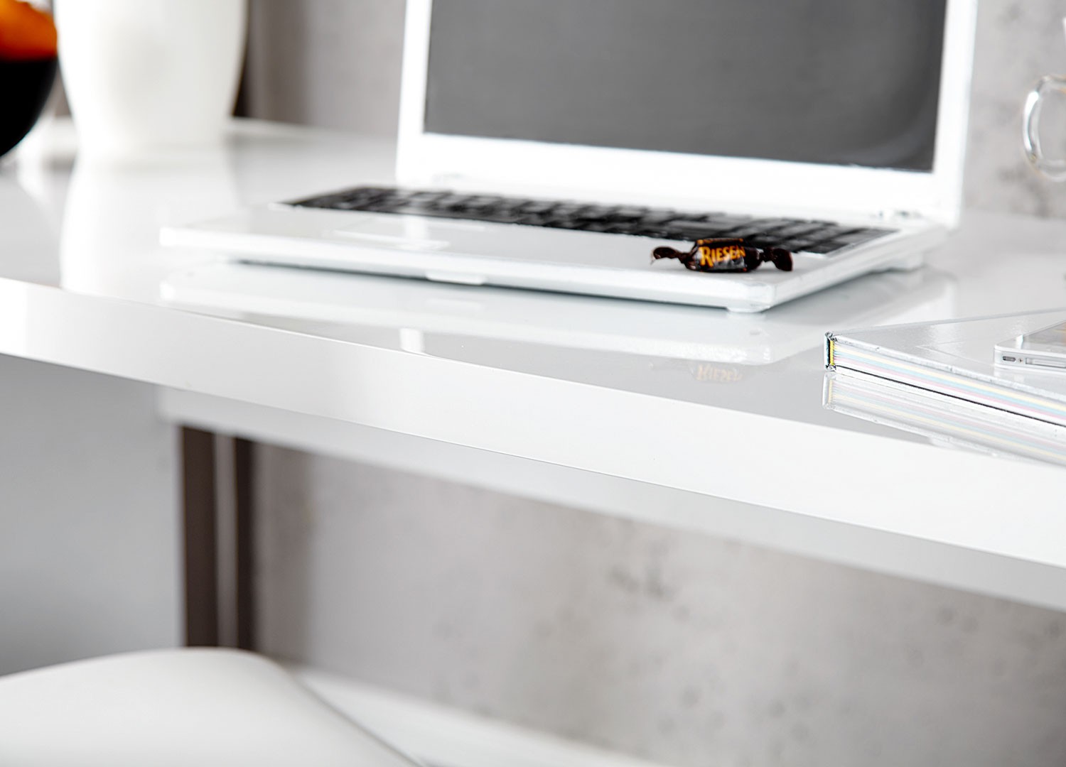 Bureau blanc brillant 140 cm