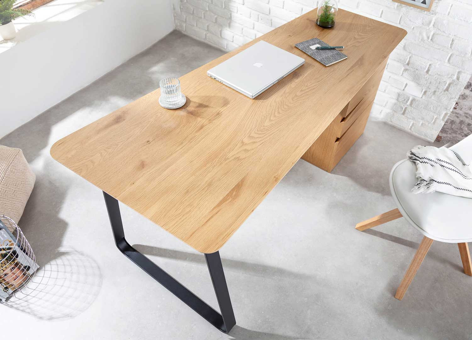 Bureau en bois avec caisson de 3 tiroirs