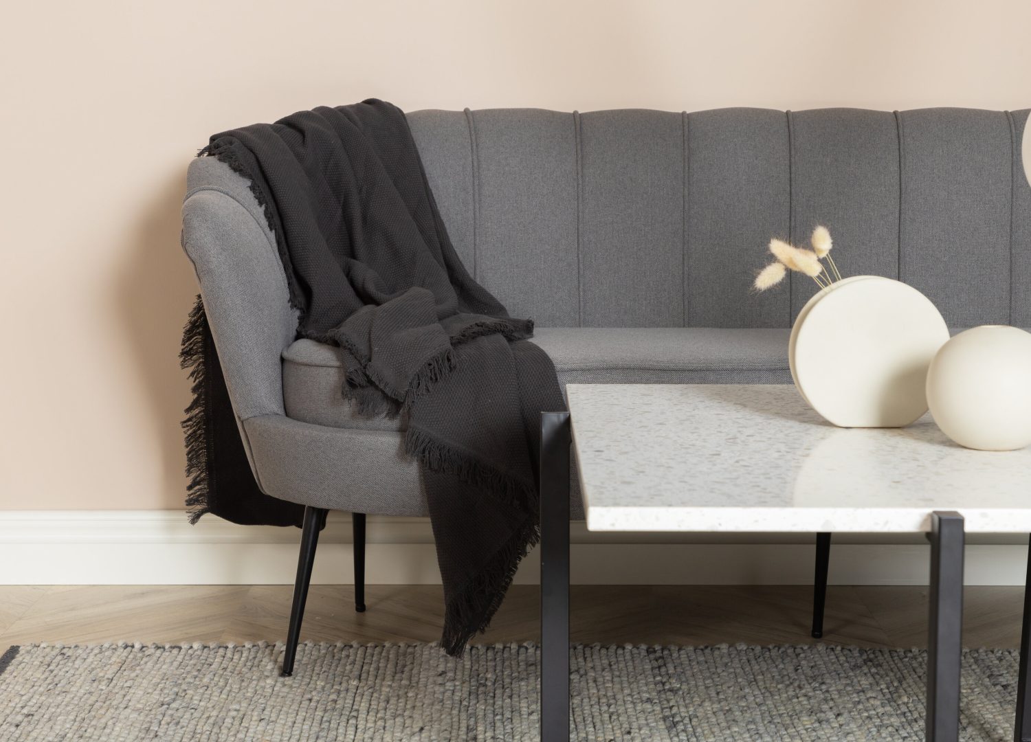 Canapé 3 places Calais tissu gris 180 cm présenté dans une ambiance de salon