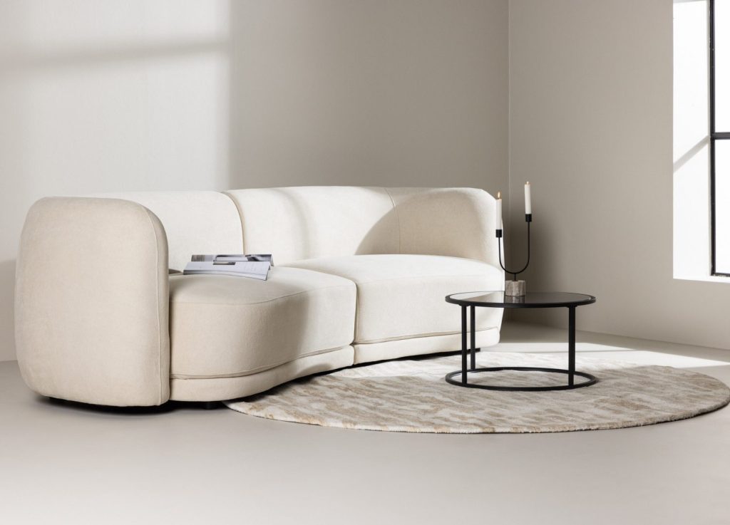 Canapé 3 places Cielo tissu blanc 268 cm mis en scène dans un salon