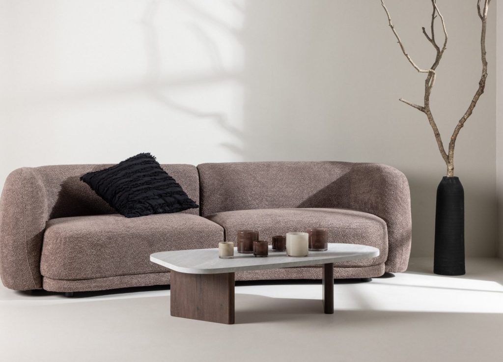 Canapé 3 places Cielo tissu bouclette marron 268 cm mis en scène dans un salon
