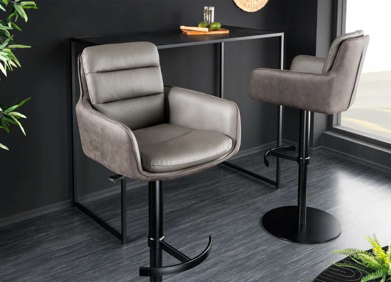 Chaise de bar en cuir taupe et microfibre rotative Abby