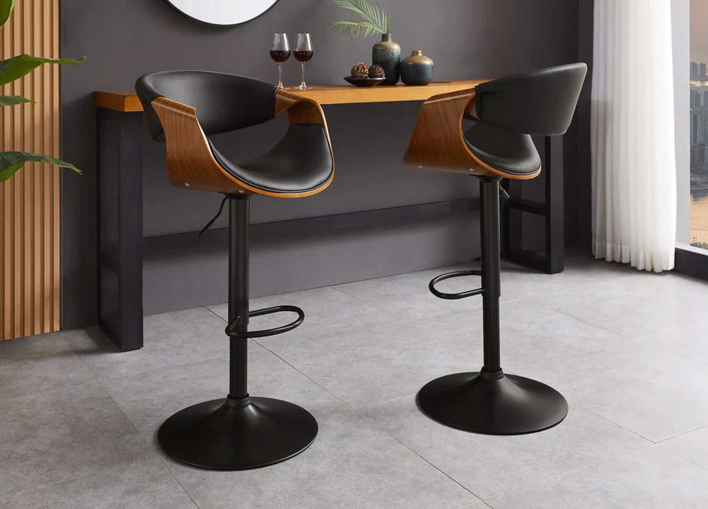 Chaise de bar pivotante rétro moderne noir et noyer Oliver